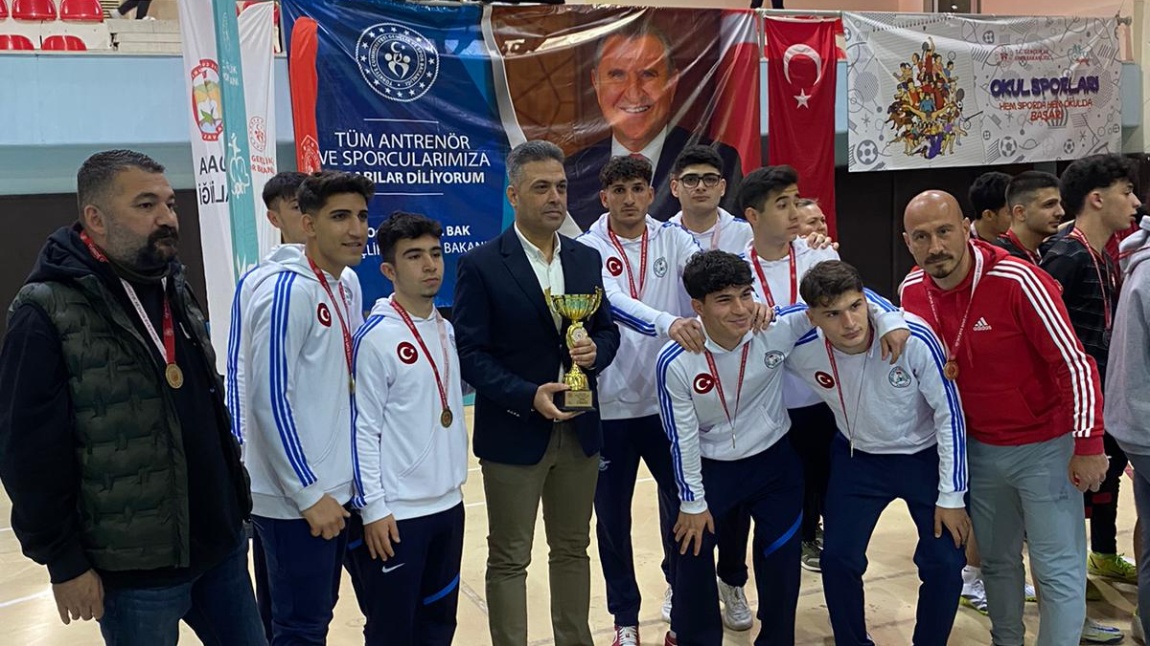 Şehit Ali Bezik Anadolu Lisesi Futsal Adana 1. si